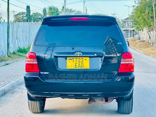 Toyota Kluger 2004 Black