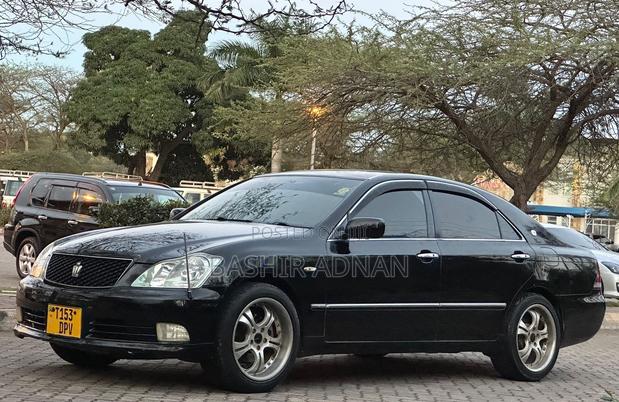Toyota Crown 2005 Black