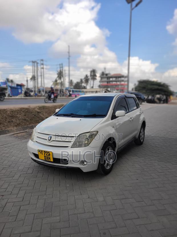 Toyota IST 2004 White