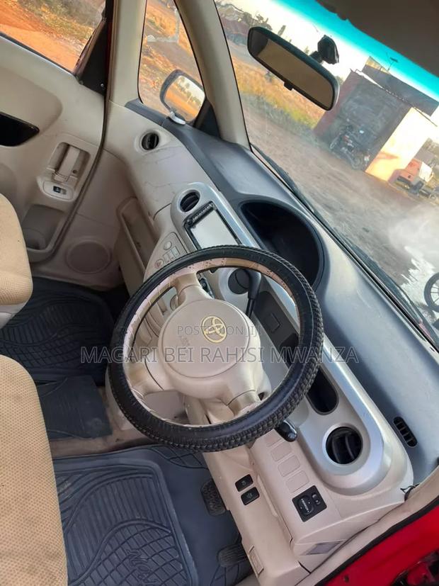 Toyota Porte 2008 Maroon