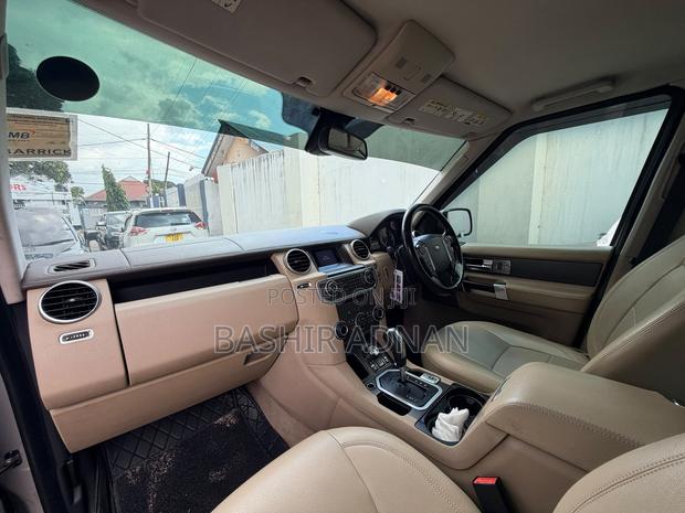 Land Rover Discovery 2012 Silver