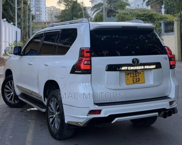Toyota Land Cruiser Prado 2.7 2019 White