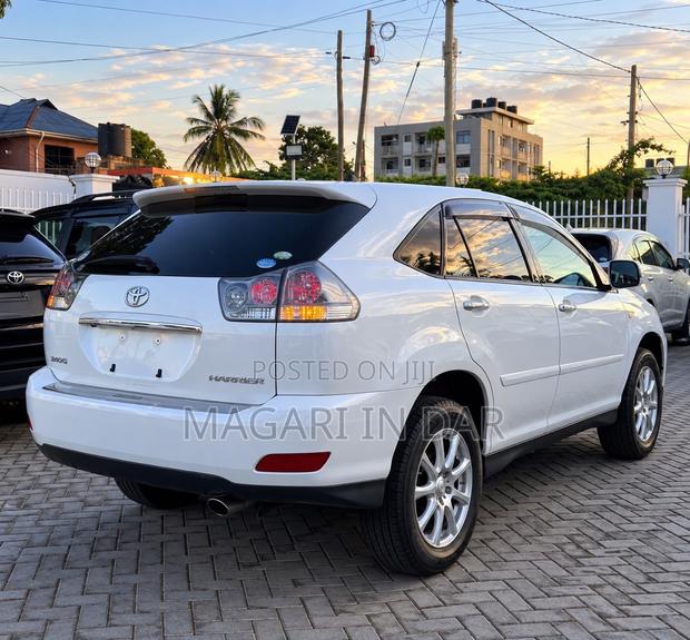 Toyota Harrier 2006 White