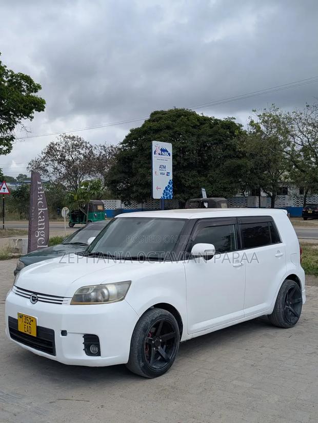 Toyota Corolla Rumion 2009 White