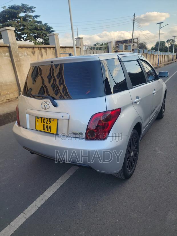 Toyota IST 2005 Silver