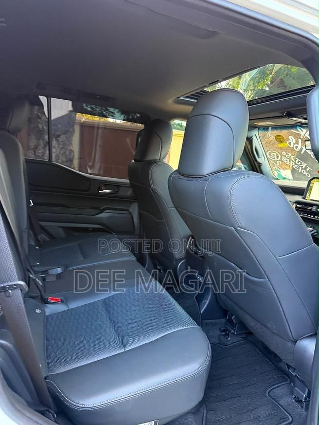 Toyota Land Cruiser Prado 2025 White