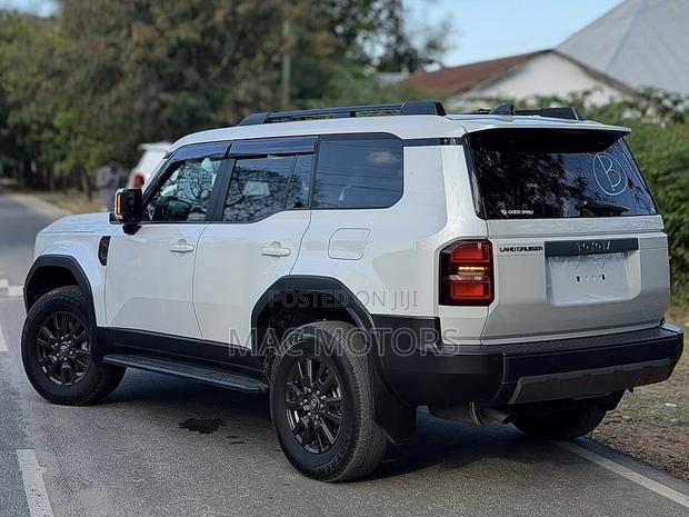 Toyota Land Cruiser Prado 2.7 2025 White