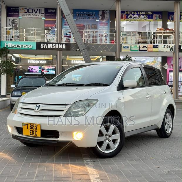 Toyota IST 2004 White