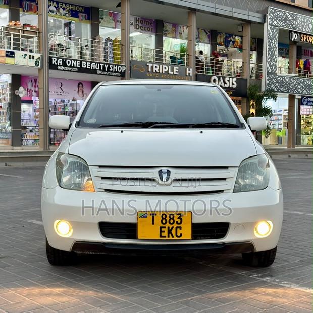 Toyota IST 2004 White