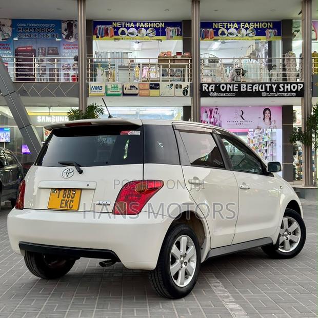 Toyota IST 2004 White