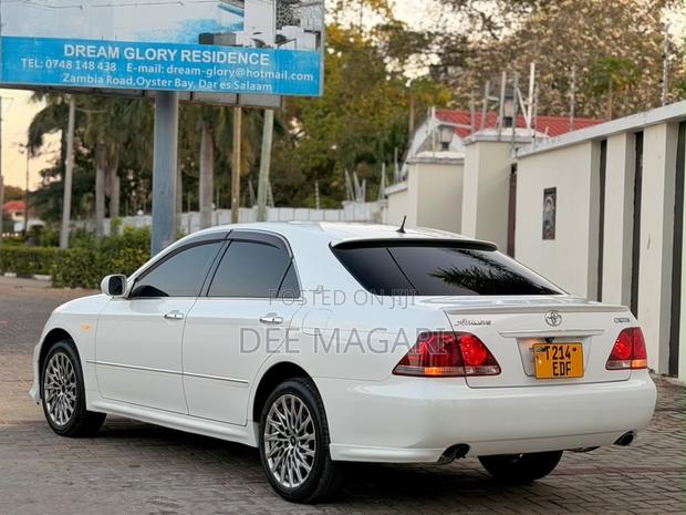Toyota Crown 2007 White
