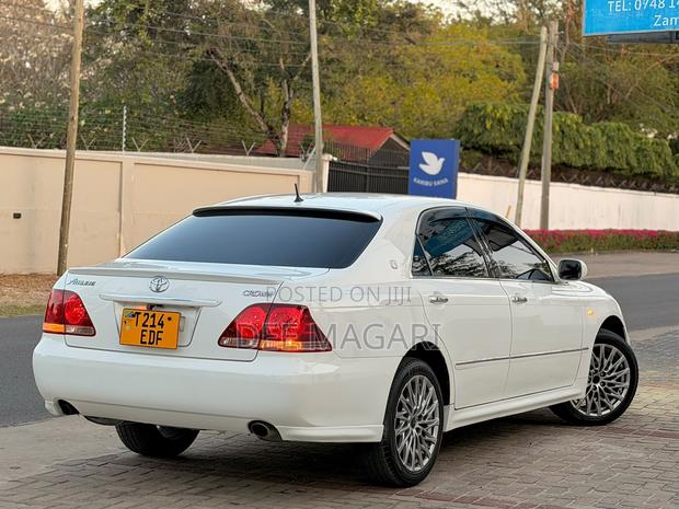Toyota Crown 2007 White