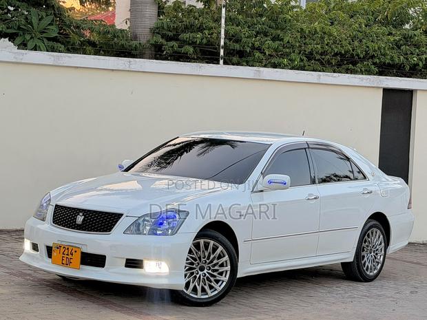 Toyota Crown 2007 White