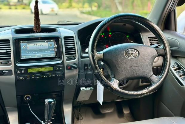 Toyota Land Cruiser Prado 2004 Silver