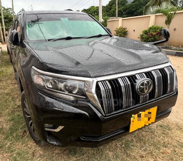 Toyota Land Cruiser Prado 2019 Black
