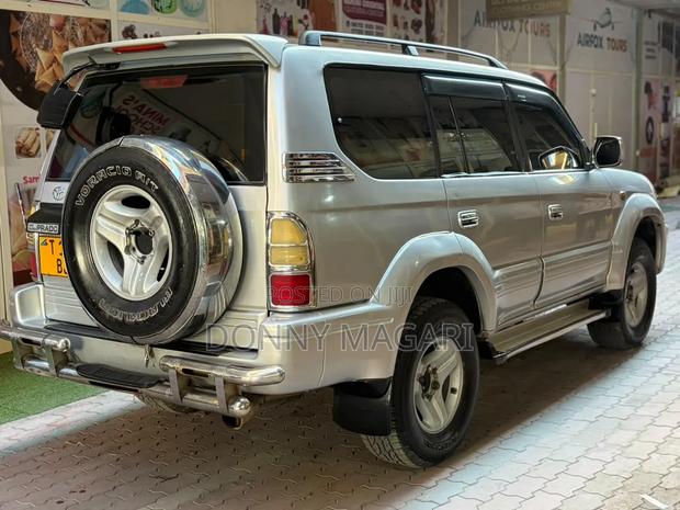 Toyota Land Cruiser Prado 2002 Silver