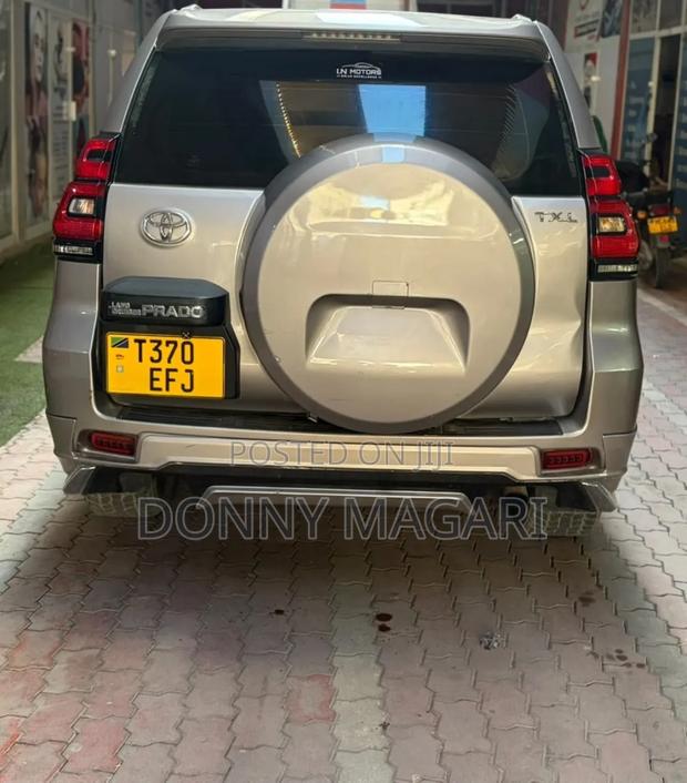 Toyota Land Cruiser Prado 2007 Gray