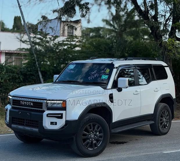 Toyota Land Cruiser Prado 2025 Ivory