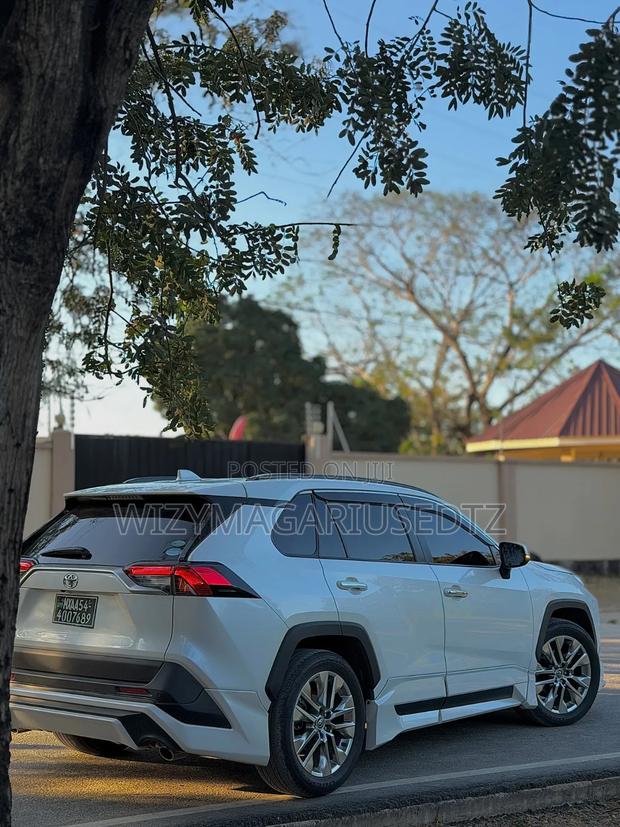 Toyota RAV4 2020 Ivory