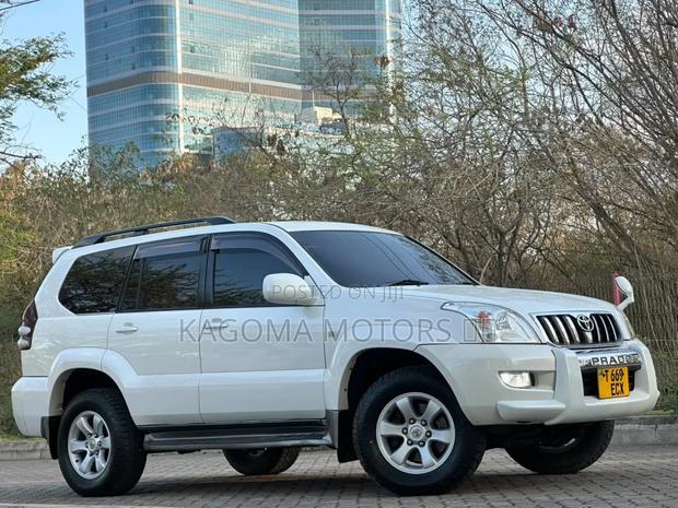 Toyota Land Cruiser Prado 2006 White