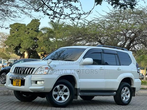 Toyota Land Cruiser Prado 2006 White