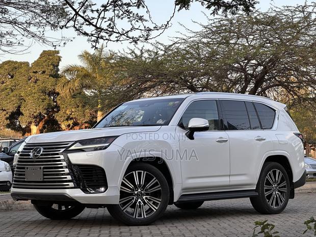 Lexus LX 2025 White