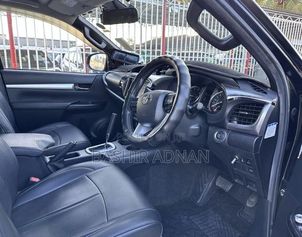Toyota Hilux 2.4 Diesel 2020 Matt Black
