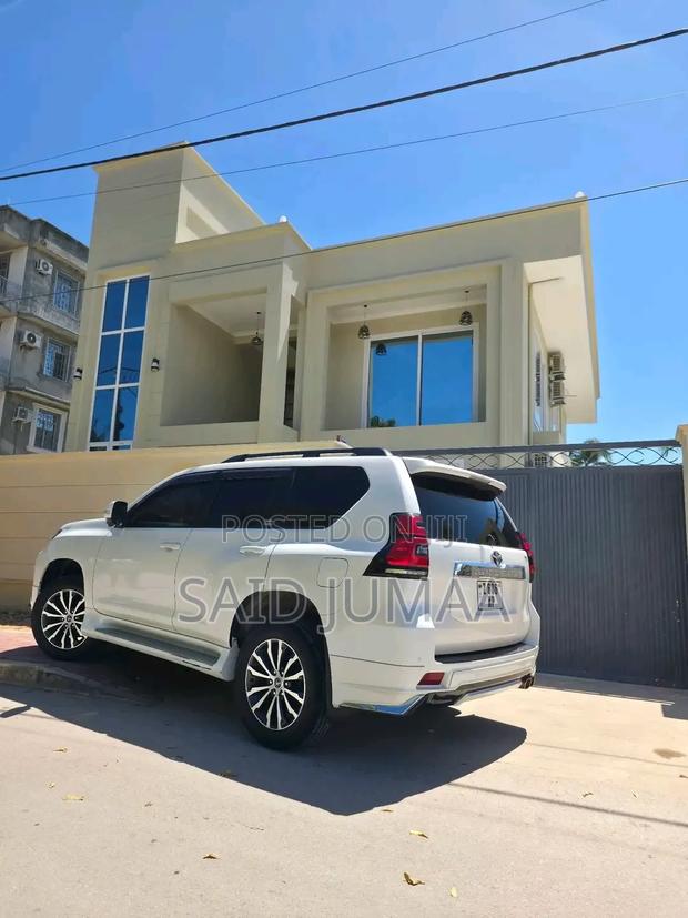Toyota Land Cruiser Prado 2.7 2020 White