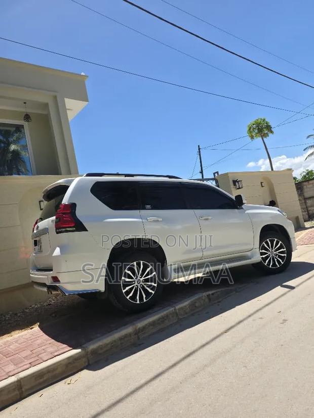 Toyota Land Cruiser Prado 2.7 2020 White