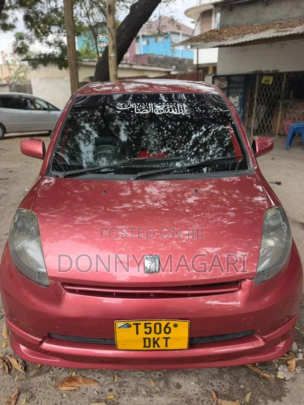 Toyota Passo 2005 Maroon