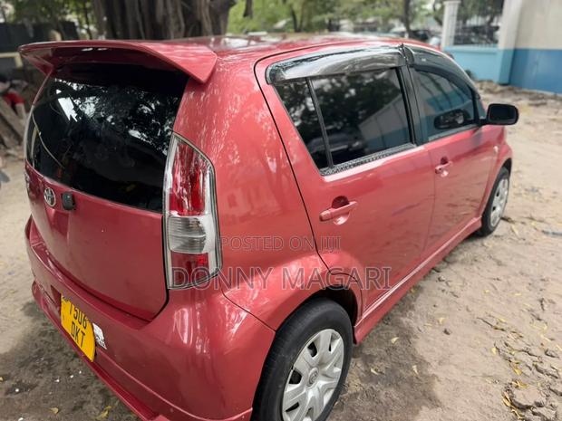 Toyota Passo 2005 Maroon