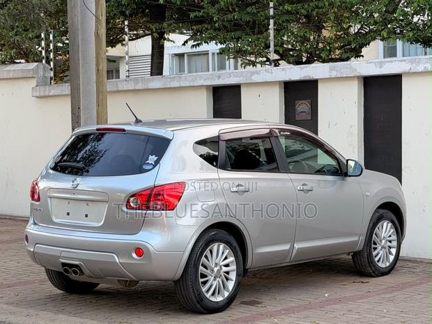Nissan Dualis 2011 Silver
