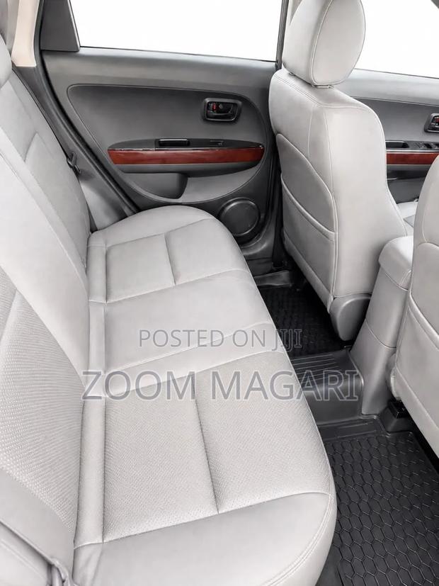 Toyota IST 2004 Silver