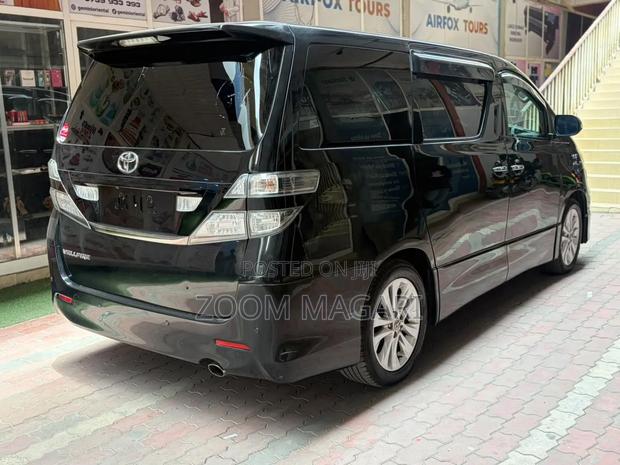 Toyota Vellfire 2010 Black