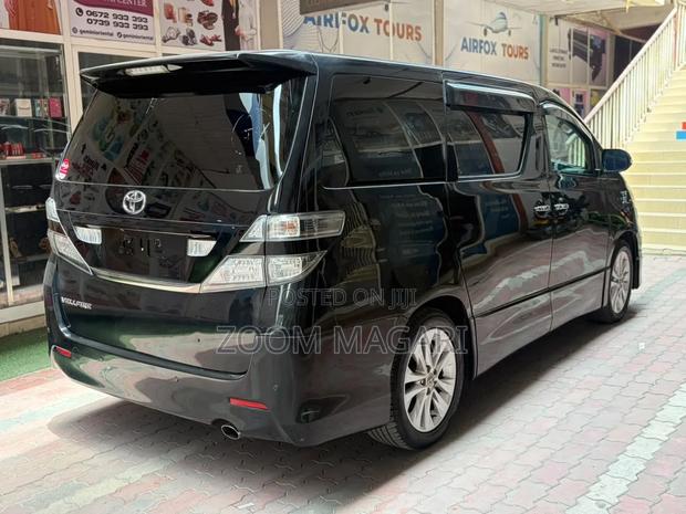 Toyota Vellfire 2010 Black