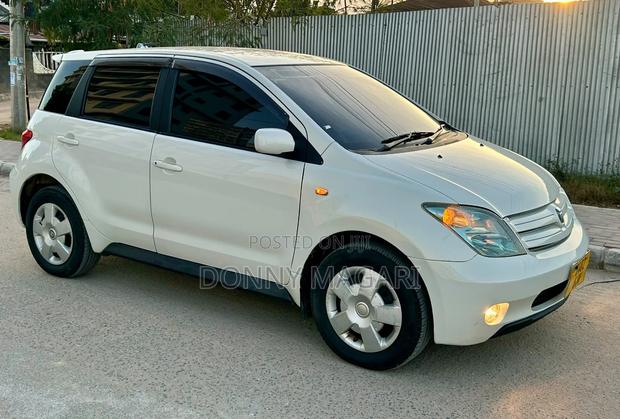 Toyota IST 2006 White