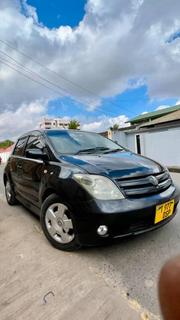 Toyota IST 2005 Black for sale