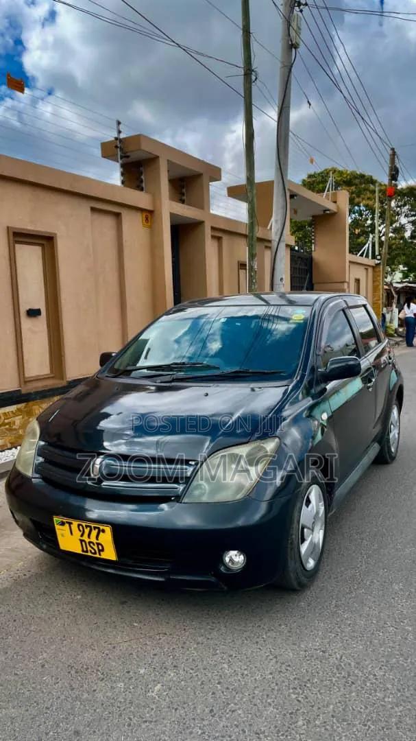 Toyota IST 2005 Black