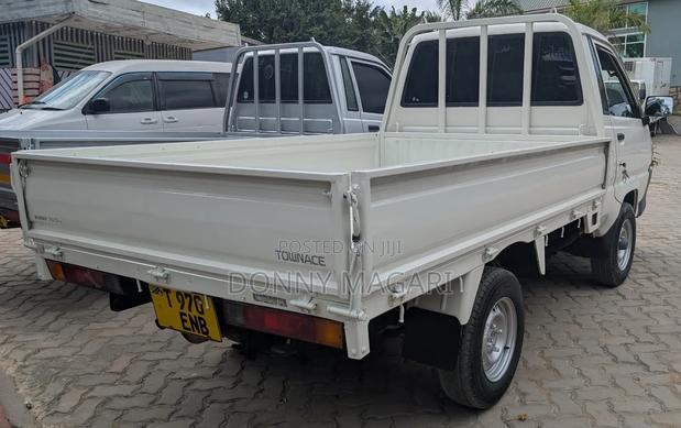 Toyota TownAce 2005 White