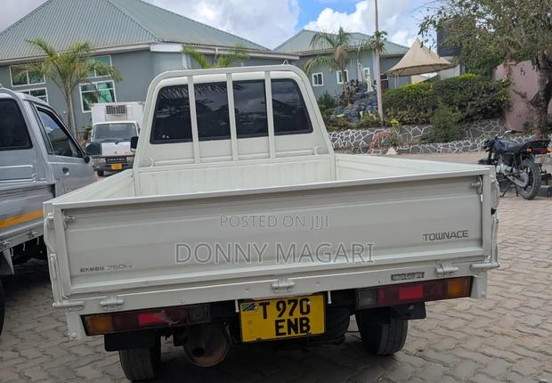 Toyota TownAce 2005 White