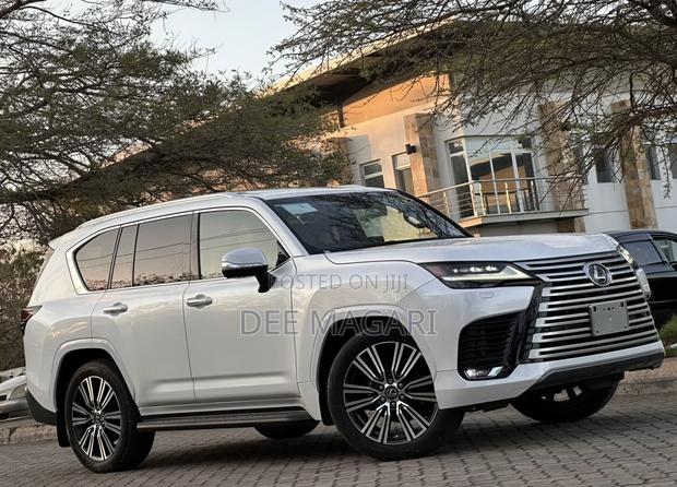 Lexus LX 2025 White
