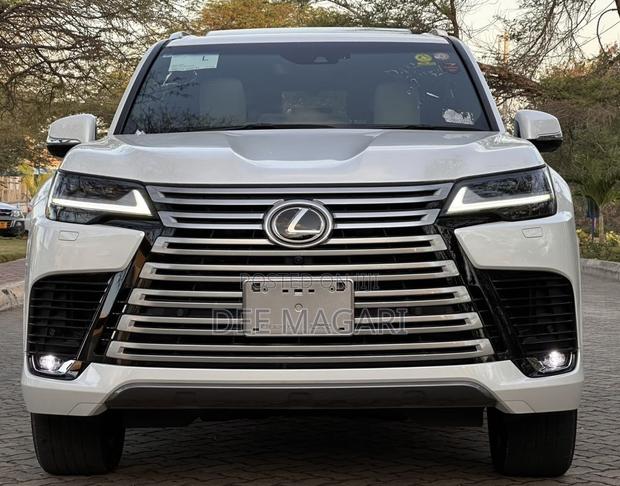 Lexus LX 2025 White