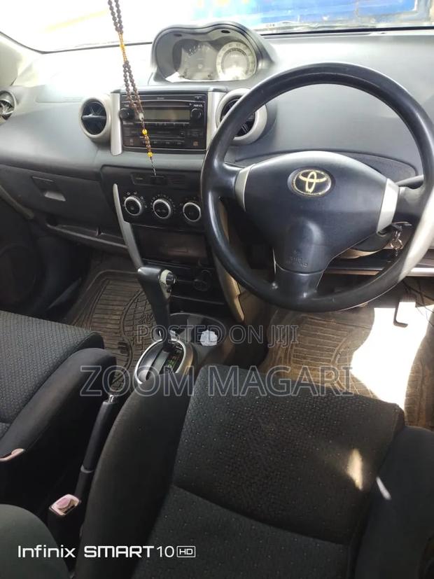 Toyota IST 2002 Silver