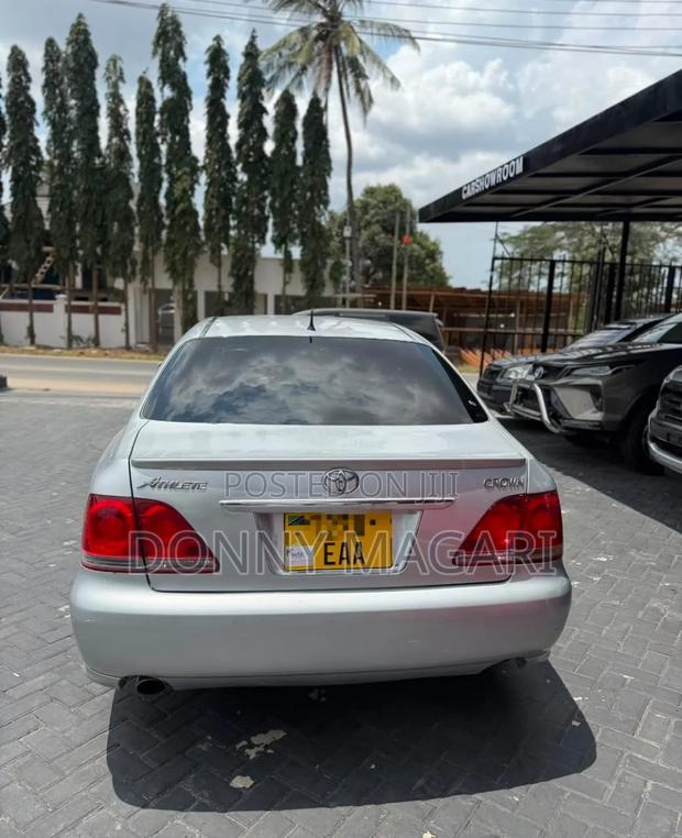 Toyota Crown 2006 Silver