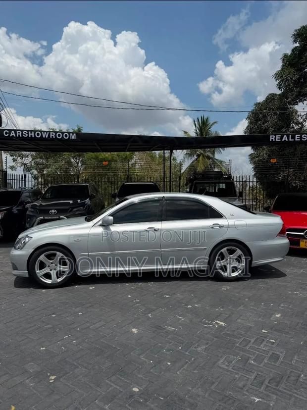 Toyota Crown 2006 Silver