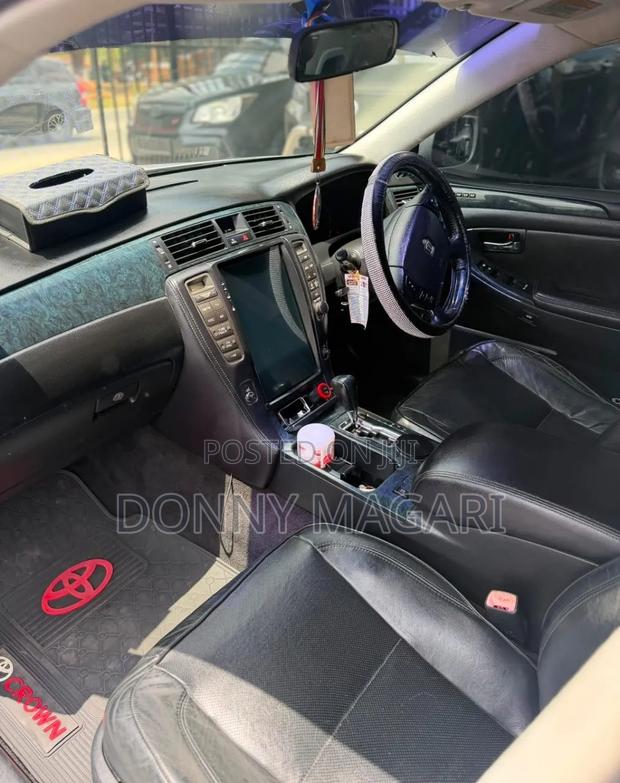 Toyota Crown 2006 Silver