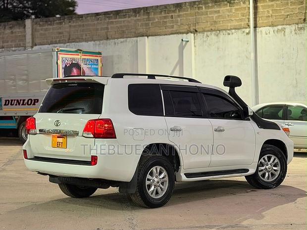 Toyota Land Cruiser 2009 Pearl