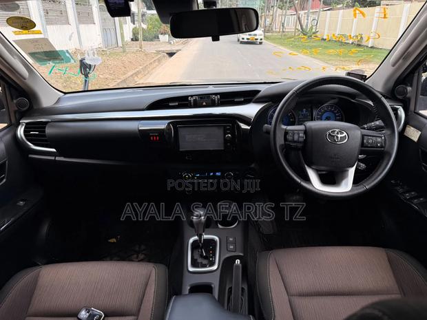 Toyota Hilux 2019 Black