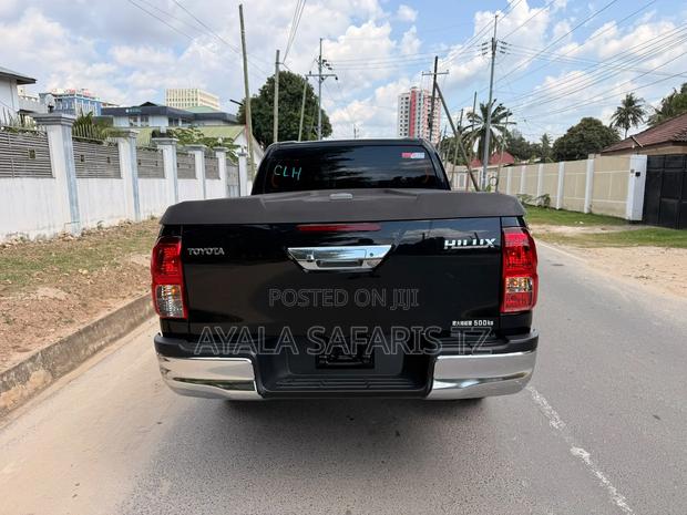 Toyota Hilux 2019 Black
