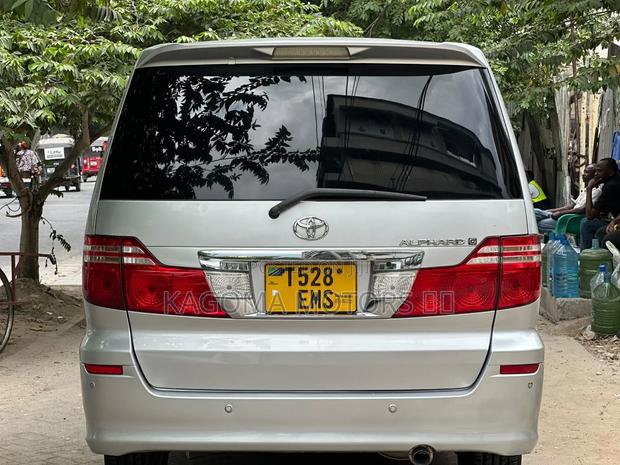 Toyota Alphard 2006 Silver
